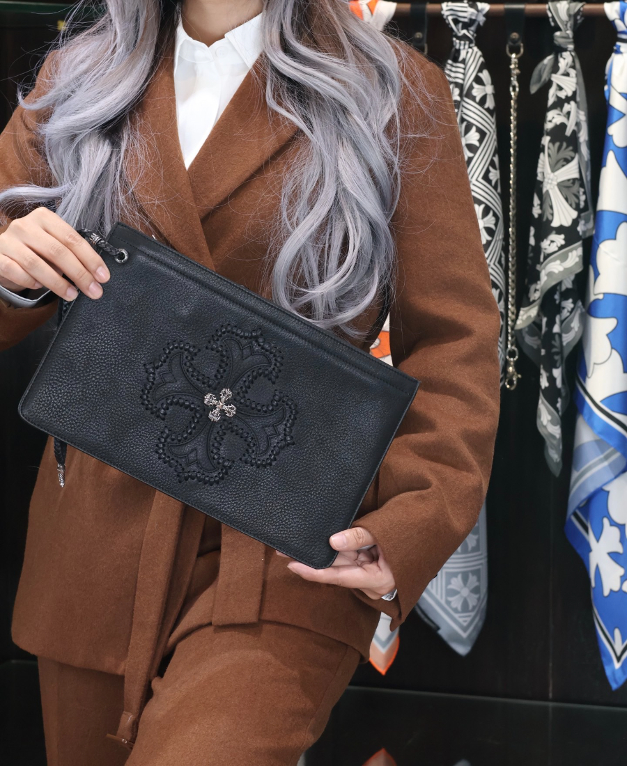 Chrome Hearts Cross Embossed Clutch 크롬하츠 십자 엠보싱 클러치 3