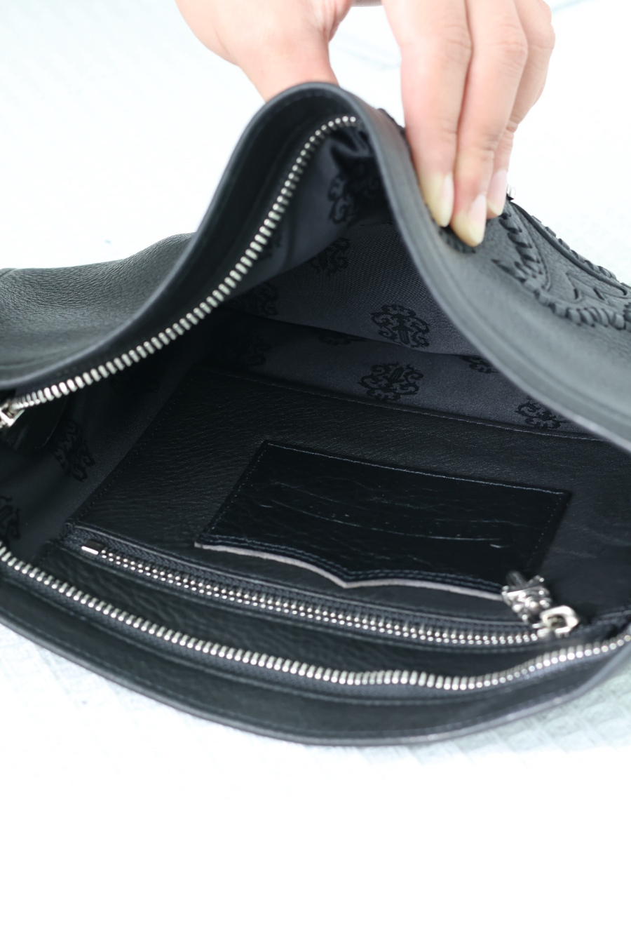 Chrome Hearts Cross Embossed Clutch 크롬하츠 십자 엠보싱 클러치 18