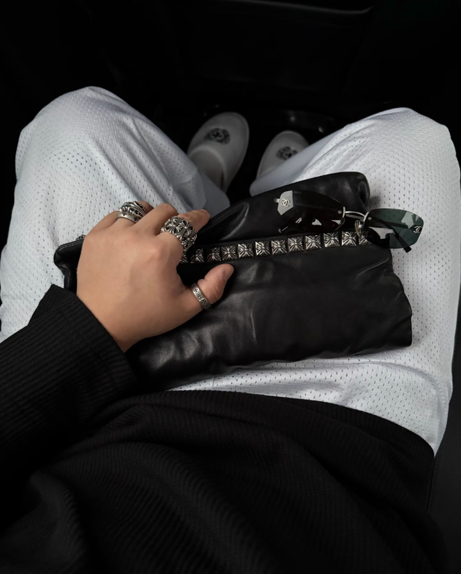 Chrome Hearts Crash Studded Lambskin Clutch 크롬하츠 크래시 원라인 스터드 클러치 3