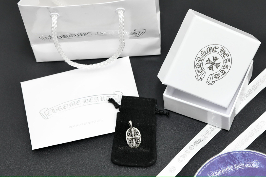 Chrome Hearts Oval Cross Pendant 크롬하츠 오벌 크로스 펜던트 1