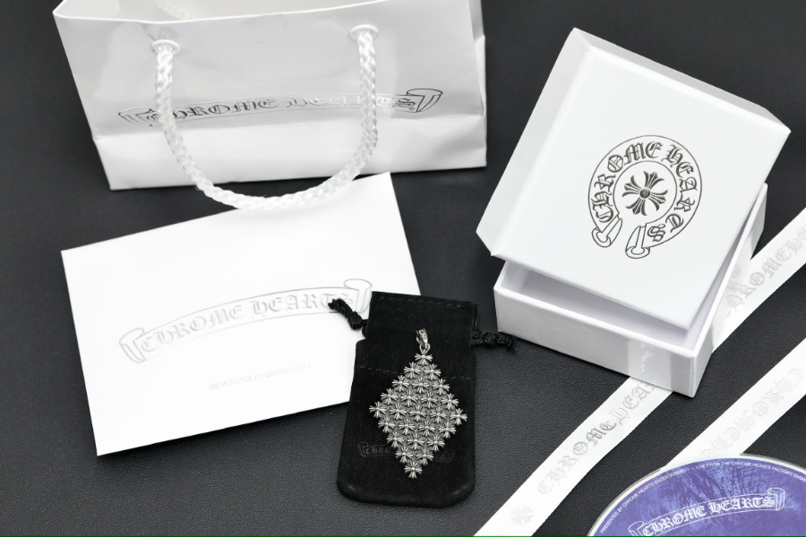 Chrome Hearts Diamond Full Star Pendant 크롬하츠 다이아몬드 풀 스타 펜던트 1