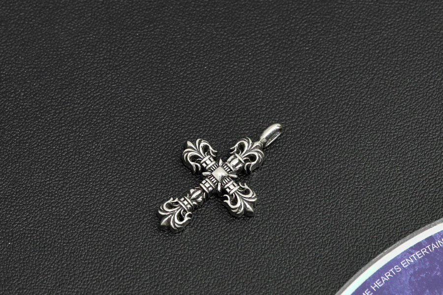 Chrome Hearts Mini Cross Fleur Pendant 크롬하츠 미니 크로스 플뢰르 펜던트 7