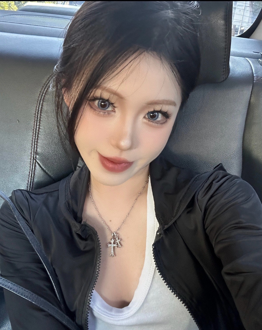 Chrome Hearts Mini Cross Single Diamond Pendant 크롬하츠 미니 십자 싱글 다이아 펜던트 4