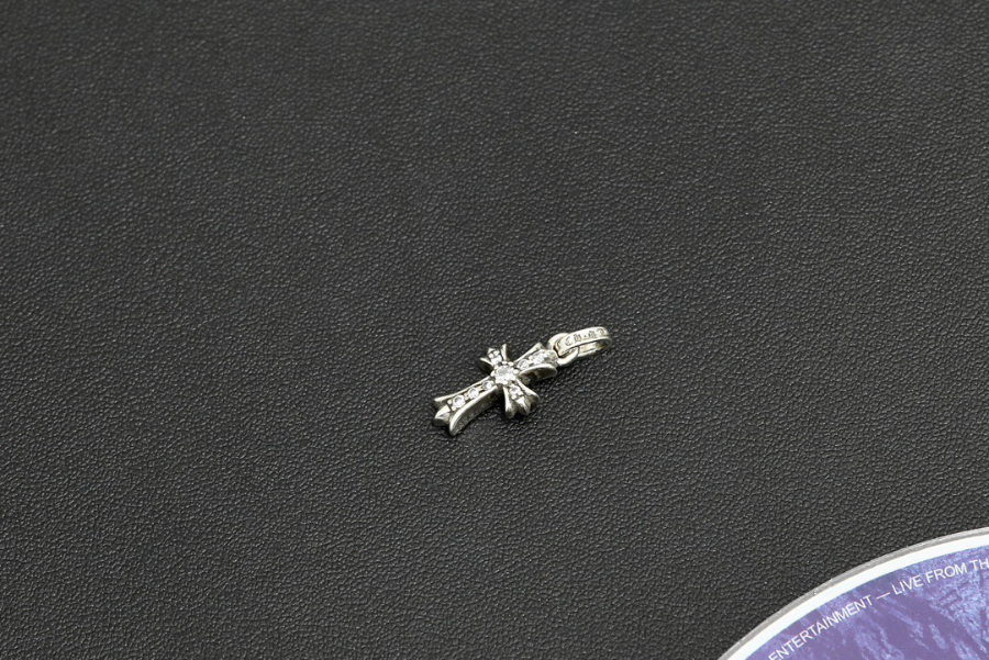Chrome Hearts Mini Cross Single Diamond Pendant 크롬하츠 미니 십자 싱글 다이아 펜던트 10