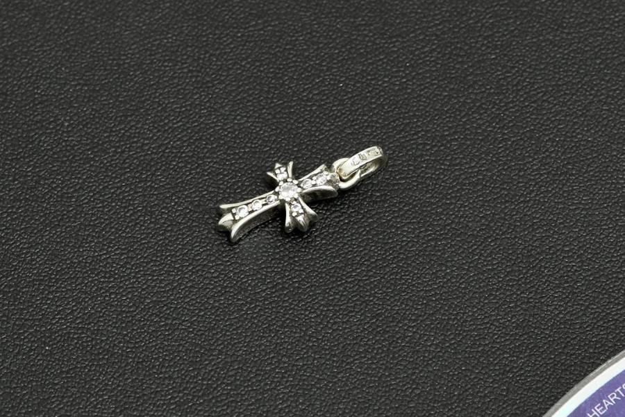 Chrome Hearts Mini Cross Single Diamond Pendant 크롬하츠 미니 십자 싱글 다이아 펜던트 13