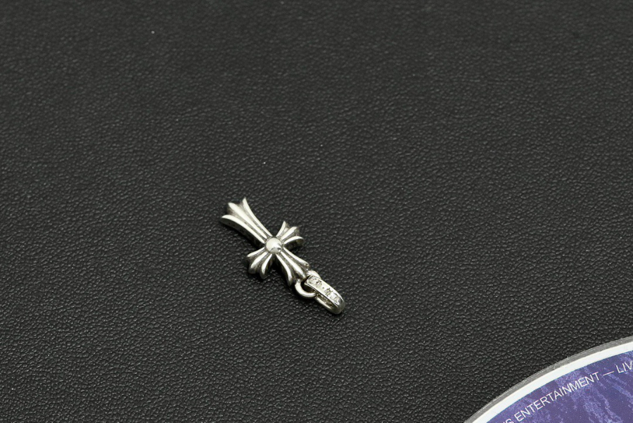 Chrome Hearts Mini Cross Single Diamond Pendant 크롬하츠 미니 십자 싱글 다이아 펜던트 15
