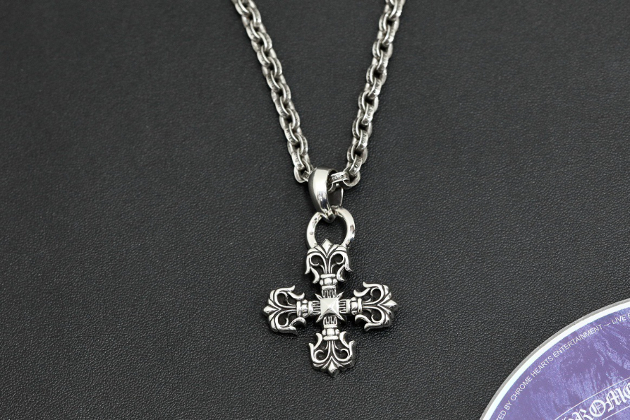 Chrome Hearts Four Fleur Cross Pendant 크롬하츠 포 플뢰르 크로스 펜던트 8