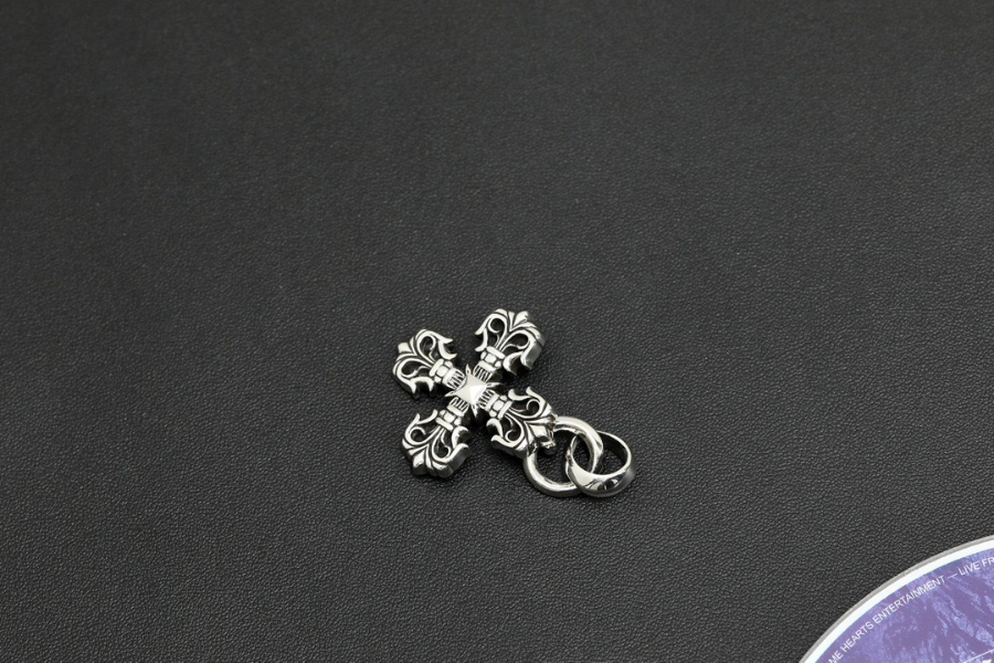Chrome Hearts Four Fleur Cross Pendant 크롬하츠 포 플뢰르 크로스 펜던트 11