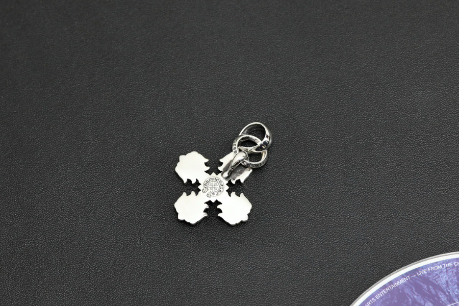 Chrome Hearts Four Fleur Cross Pendant 크롬하츠 포 플뢰르 크로스 펜던트 12