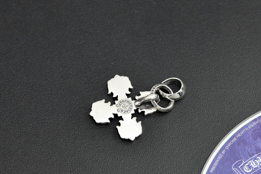 Chrome Hearts Four Fleur Cross Pendant 크롬하츠 포 플뢰르 크로스 펜던트 15