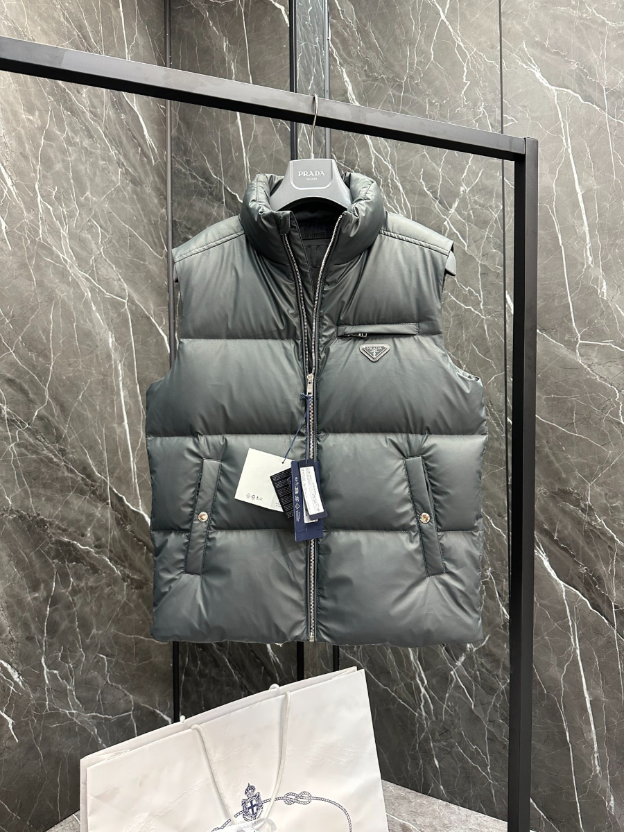 PRADA Tech Down Vest 프라다 테크 다운 베스트 4