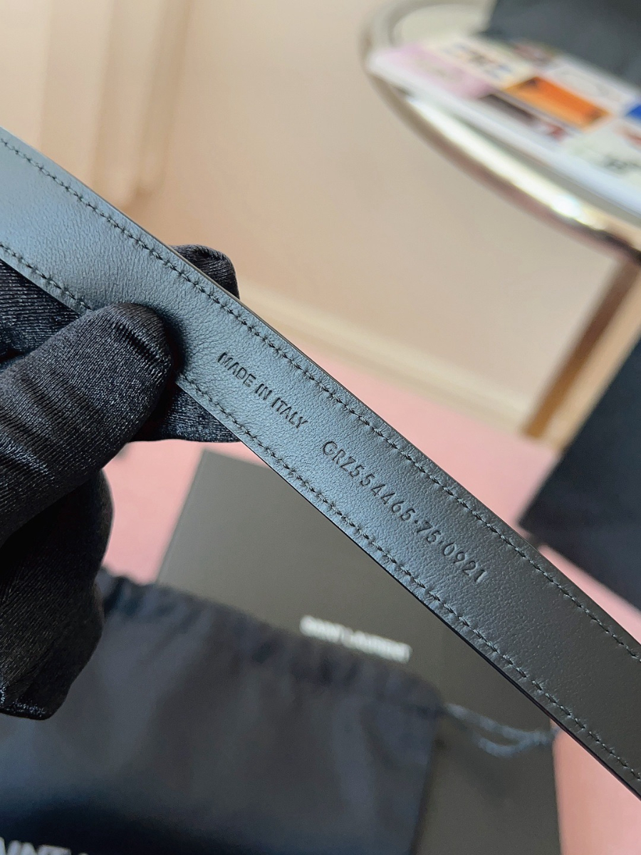 SAINT LAURENT Slim Monogram Leather Belt 생로랑 슬림 모노그램 가죽 벨트 폭2cm 실버 9