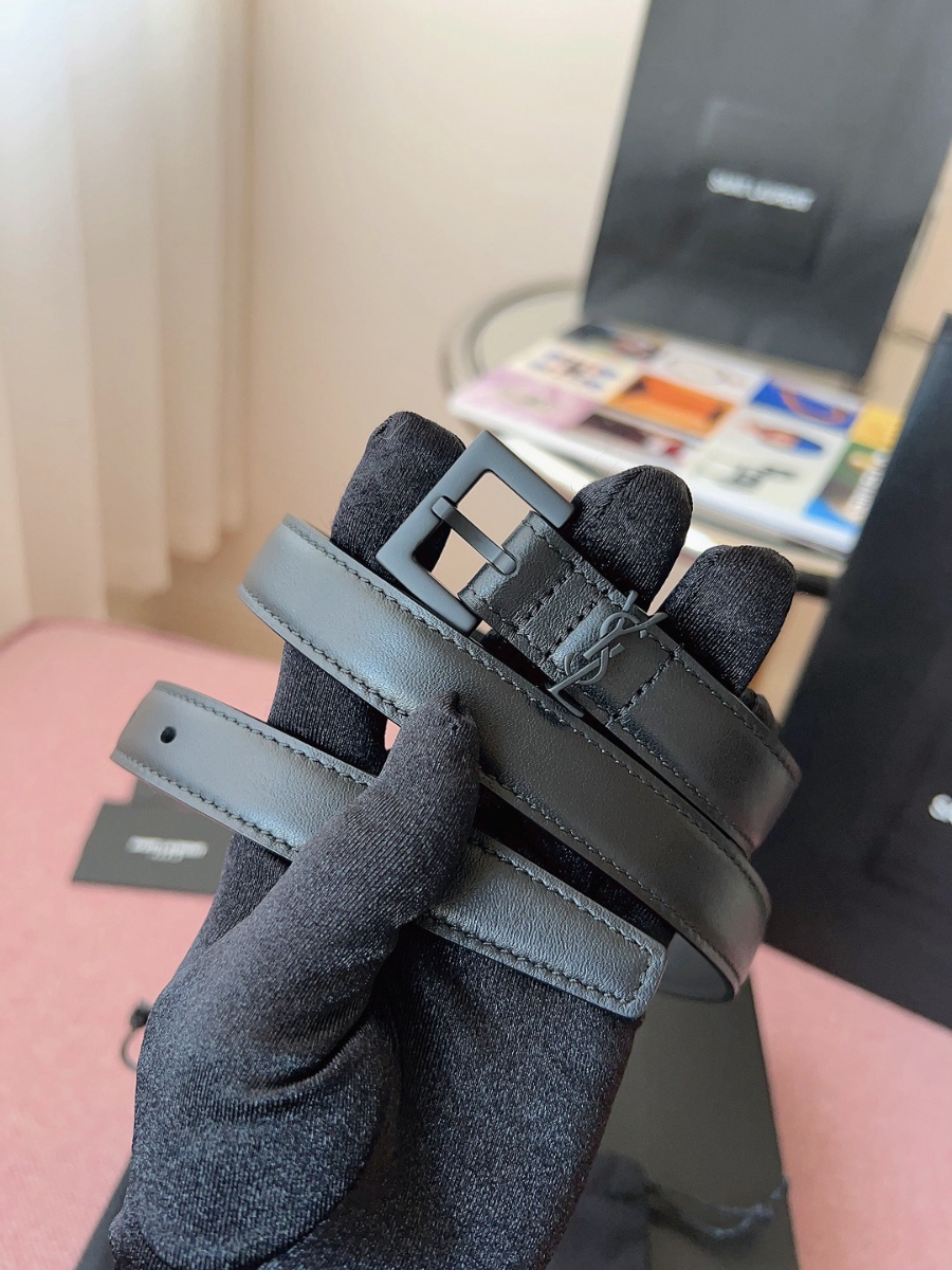 SAINT LAURENT Slim Monogram Leather Belt 생로랑 슬림 모노그램 가죽 벨트 폭2cm 블랙 1