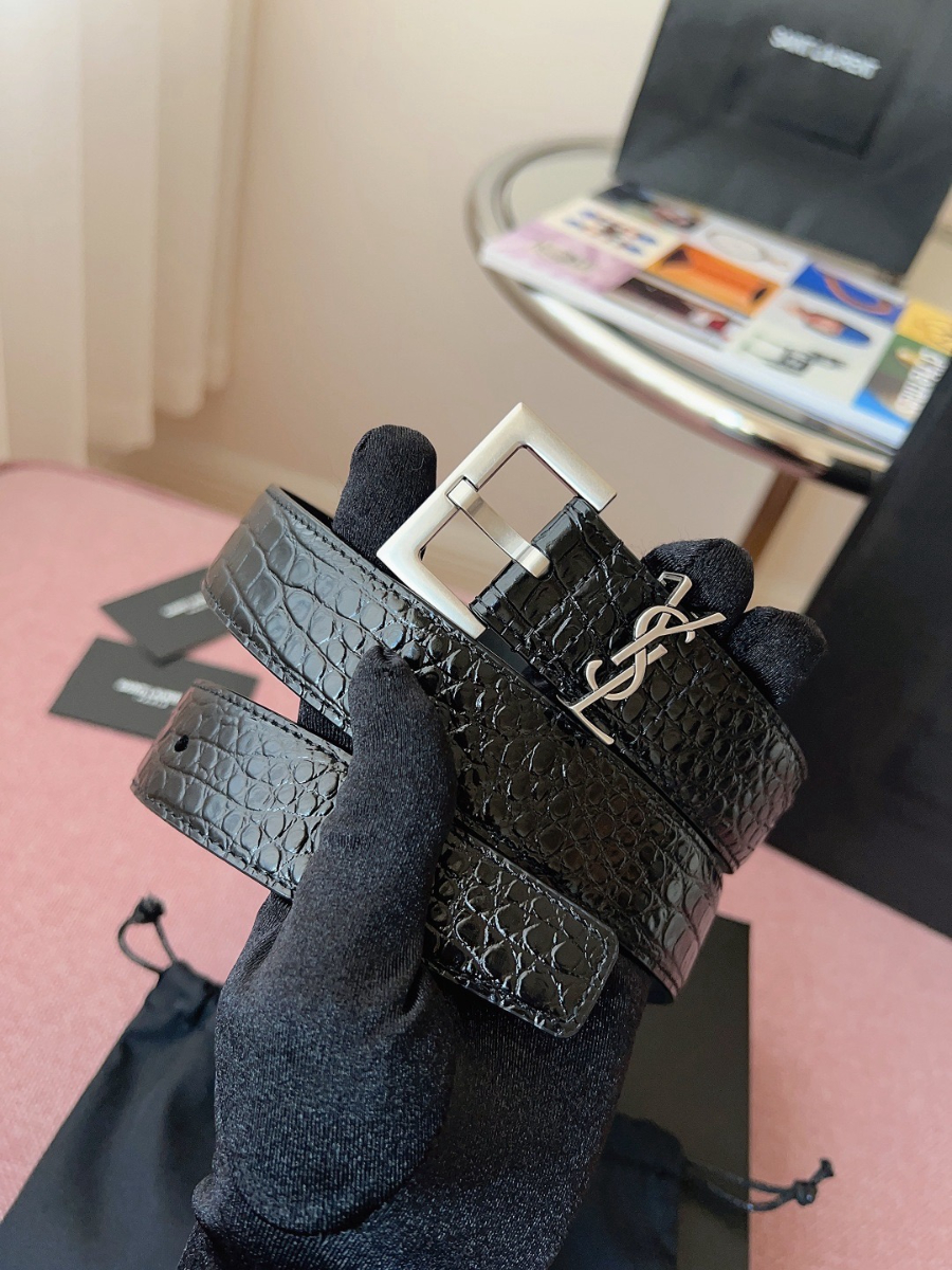 SAINT LAURENT Croc-Embossed Monogram Leather Belt 생로랑 크로커 엠보 모노그램 가죽 벨트 폭3cm 실버 1