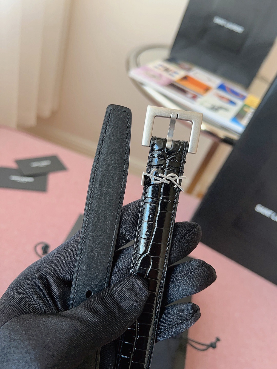 SAINT LAURENT Slim Croc-Embossed Monogram Leather Belt 생로랑 슬림 크로커 엠보 모노그램 가죽 벨트 실버 6