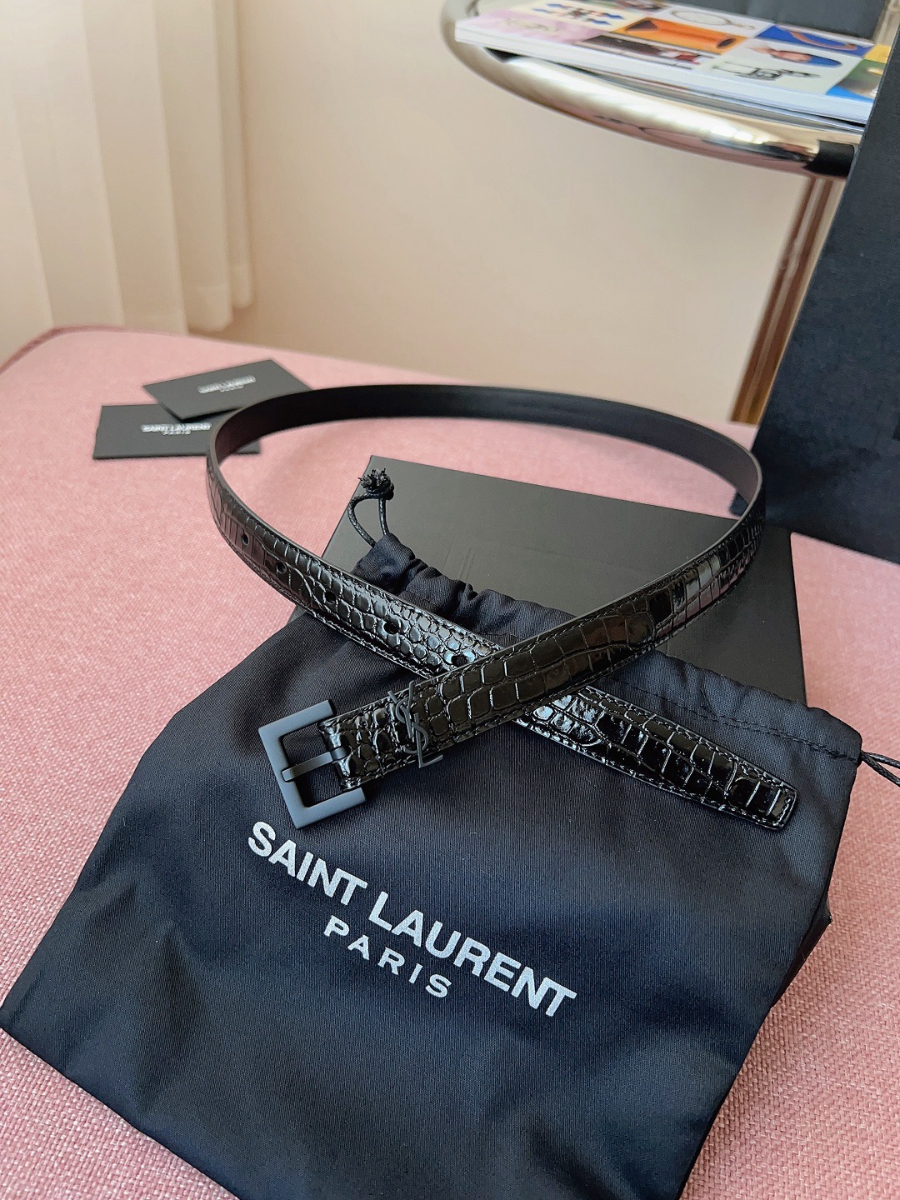 SAINT LAURENT Slim Croc-Embossed Monogram Leather Belt 생로랑 슬림 크로커 엠보 모노그램 가죽 벨트 블랙 3