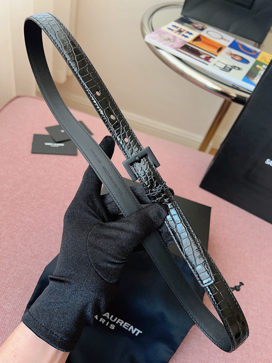 SAINT LAURENT Slim Croc-Embossed Monogram Leather Belt 생로랑 슬림 크로커 엠보 모노그램 가죽 벨트 블랙 4