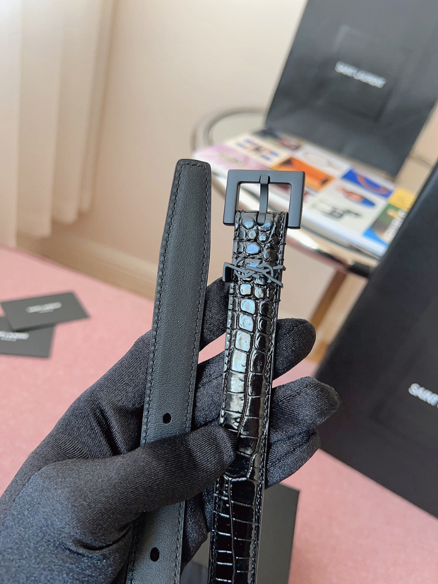 SAINT LAURENT Slim Croc-Embossed Monogram Leather Belt 생로랑 슬림 크로커 엠보 모노그램 가죽 벨트 블랙 6