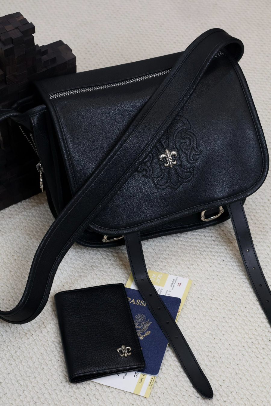 Chrome Hearts S925 Silver Fleur-de-Lis Leather Passport Wallet 크롬하츠 S925 실버 플뢰르 드 리스 가죽 여권 지갑 3