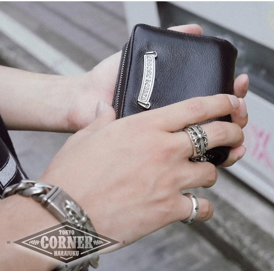 Chrome Hearts Large Scroll Zip Bi-Fold Coin Wallet 크롬하츠 라지 스크롤 집 바이폴드 코인 월렛 1