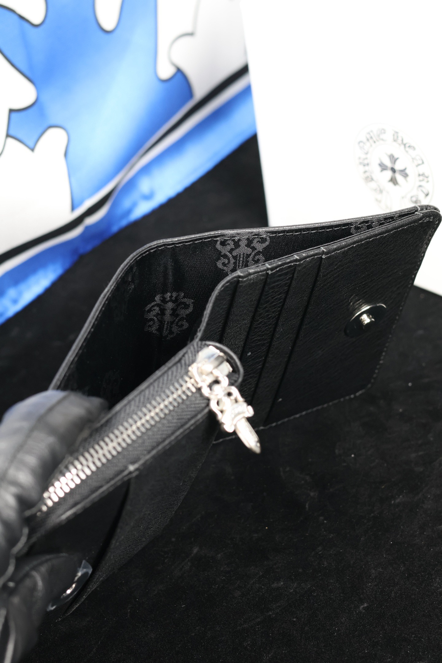 Chrome Hearts Large Scroll Zip Bi-Fold Coin Wallet 크롬하츠 라지 스크롤 집 바이폴드 코인 월렛 20