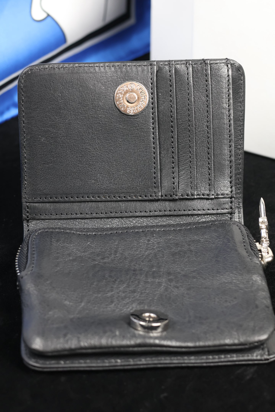 Chrome Hearts Small Scroll Zip Bi-Fold Coin Wallet 크롬하츠 스몰 스크롤 집 바이폴드 코인 월렛 21