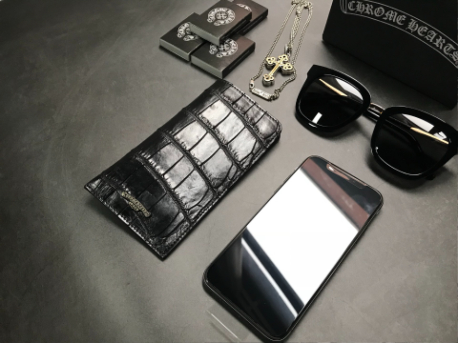 Chrome Hearts Crocodile Leather Phone Sleeve 크롬하츠 크로커다일 가죽 휴대폰 슬리브 (소형) 1