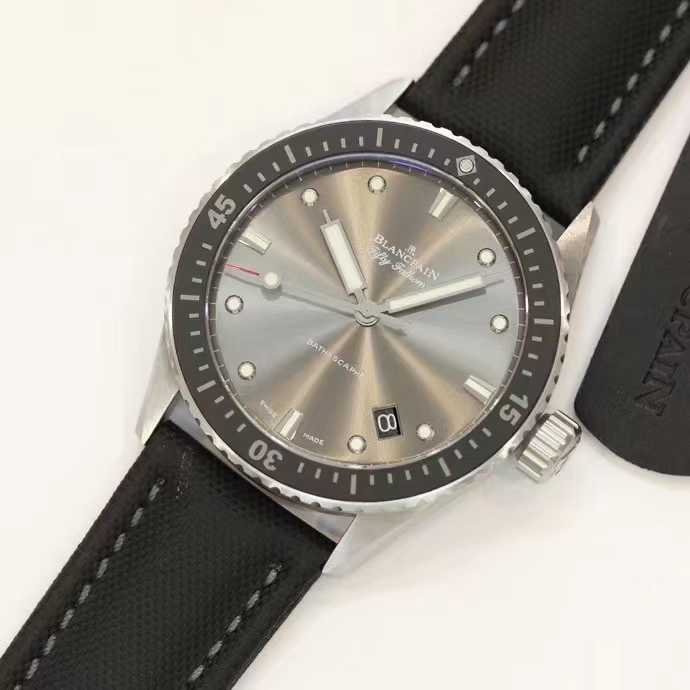 Blancpain Fifty Fathoms 43.6mm Green Dial Blancpain 피프티 패덤즈 43.6mm 그레이 다이얼 2