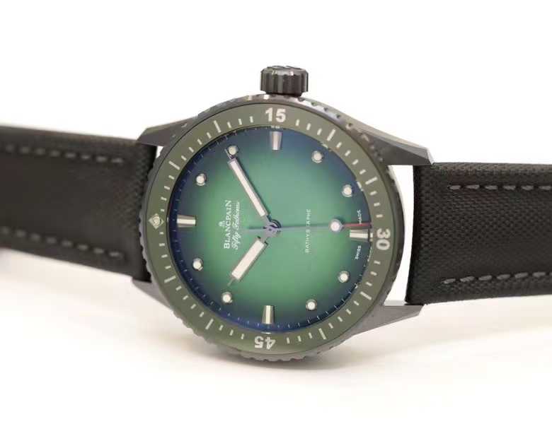Blancpain Fifty Fathoms 43.6mm Green Dial Blancpain 피프티 패덤즈 43.6mm 그린 다이얼 2