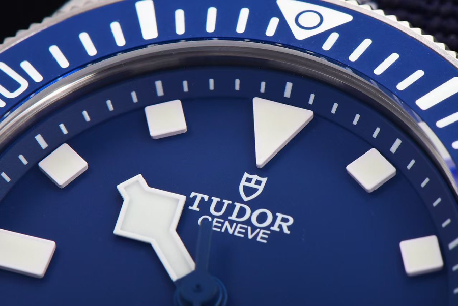 TUDOR Pelagos FXD Marine Nationale 튜더 펠라고스 FXD 마린내셔널 다이버 워치 4