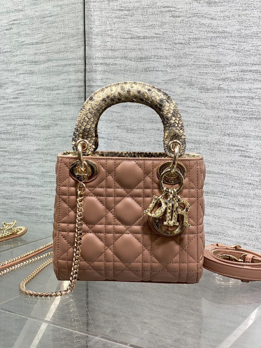 Lady Dior 레이디 디올 미니 퀼팅 램스킨 파이톤 핸들 참 장식 백 17cm 브라운 2