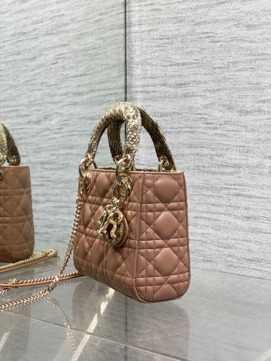 Lady Dior 레이디 디올 미니 퀼팅 램스킨 파이톤 핸들 참 장식 백 17cm 브라운 5