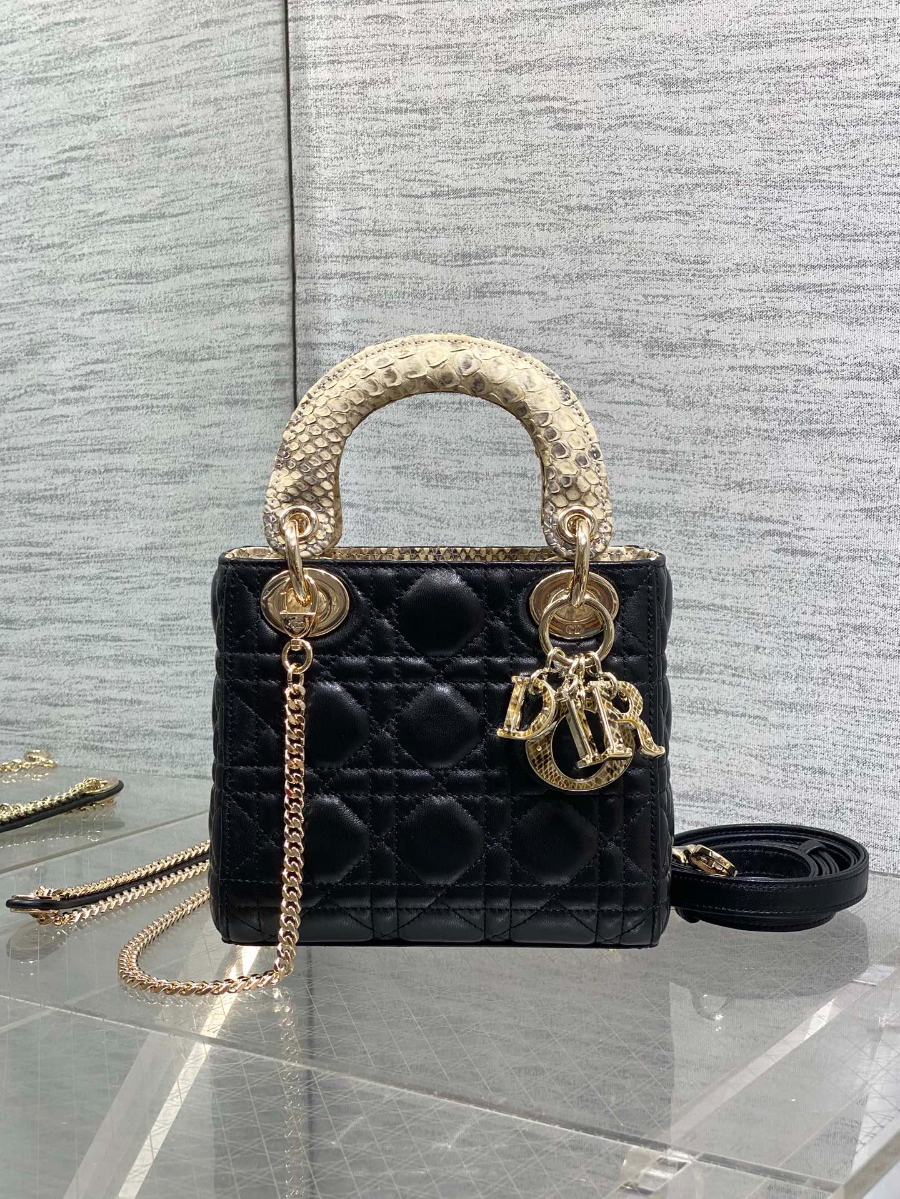 Lady Dior 레이디 디올 미니 퀼팅 램스킨 파이톤 핸들 참 장식 백 17cm 블랙 1