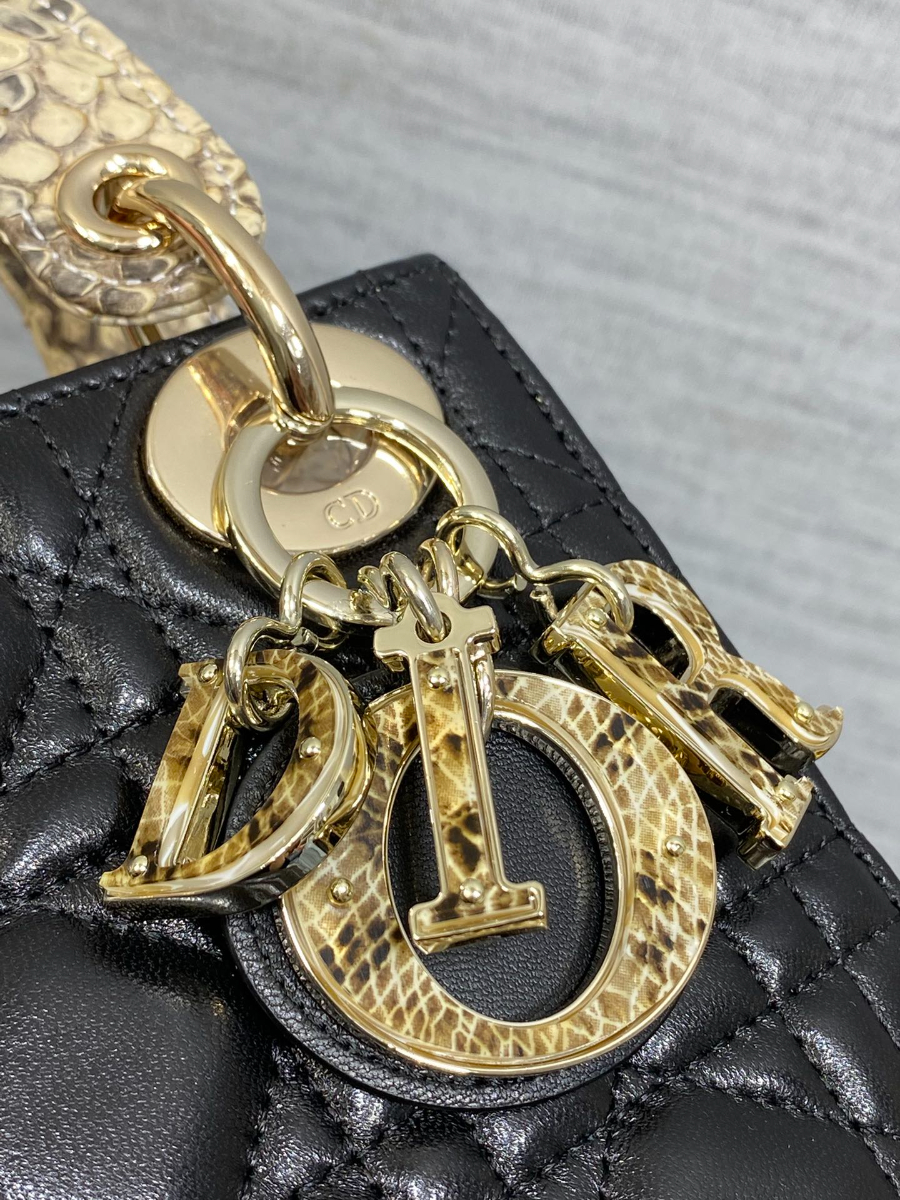 Lady Dior 레이디 디올 미니 퀼팅 램스킨 파이톤 핸들 참 장식 백 17cm 블랙 3