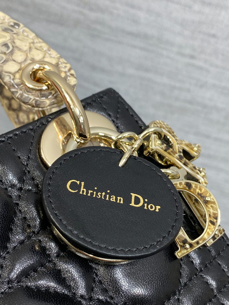 Lady Dior 레이디 디올 미니 퀼팅 램스킨 파이톤 핸들 참 장식 백 17cm 블랙 4