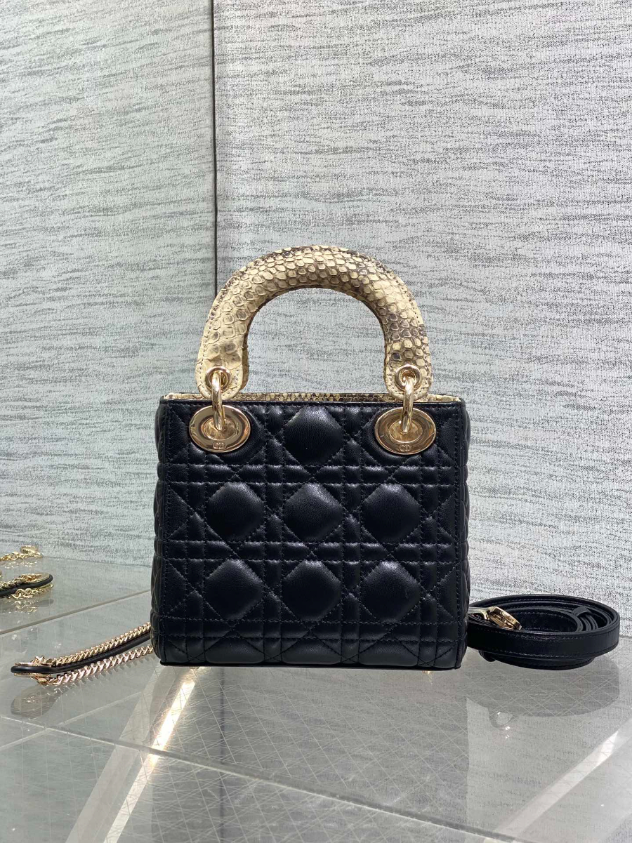 Lady Dior 레이디 디올 미니 퀼팅 램스킨 파이톤 핸들 참 장식 백 17cm 블랙 5