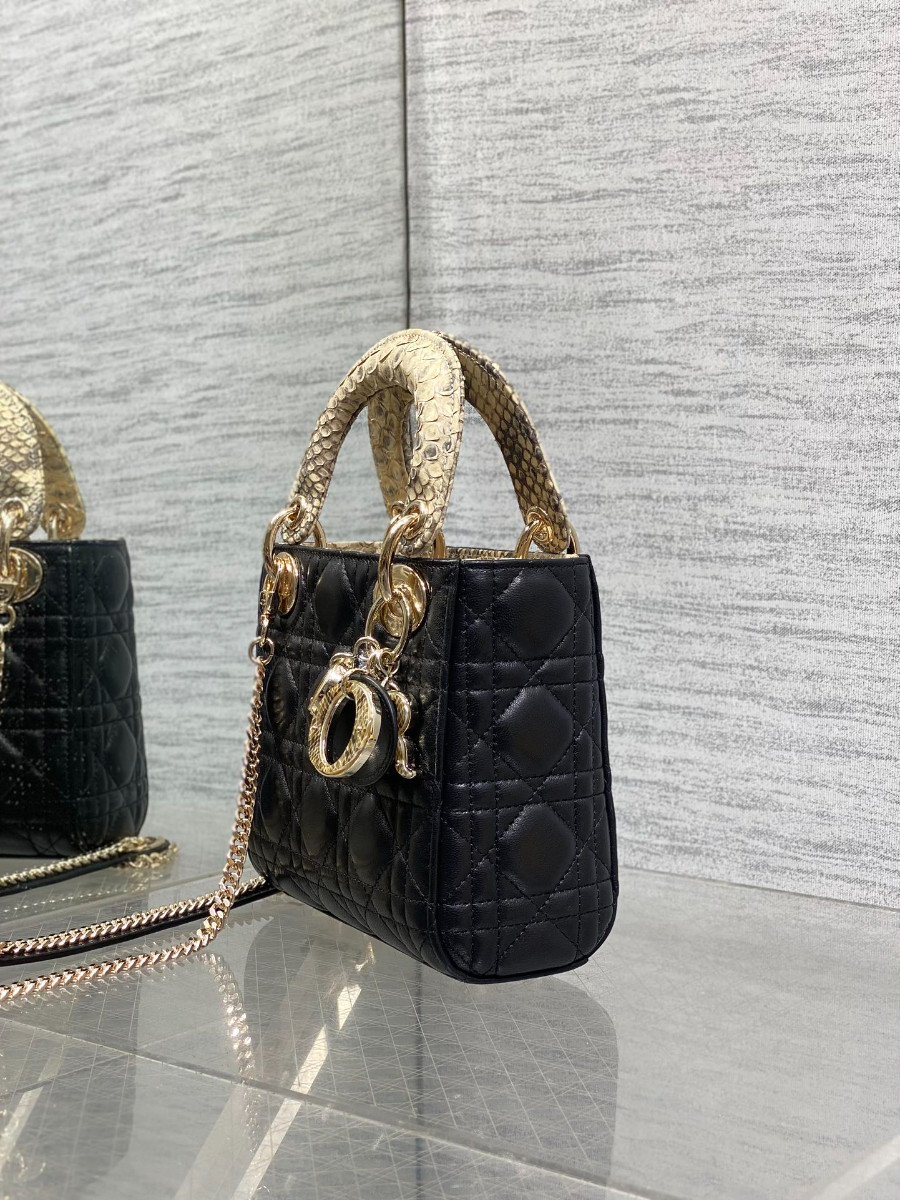 Lady Dior 레이디 디올 미니 퀼팅 램스킨 파이톤 핸들 참 장식 백 17cm 블랙 6