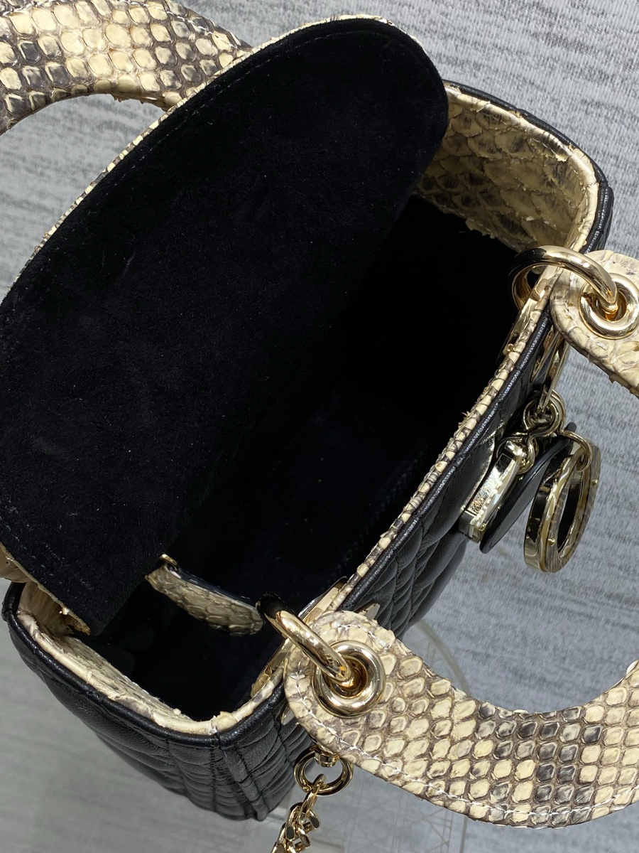 Lady Dior 레이디 디올 미니 퀼팅 램스킨 파이톤 핸들 참 장식 백 17cm 블랙 8