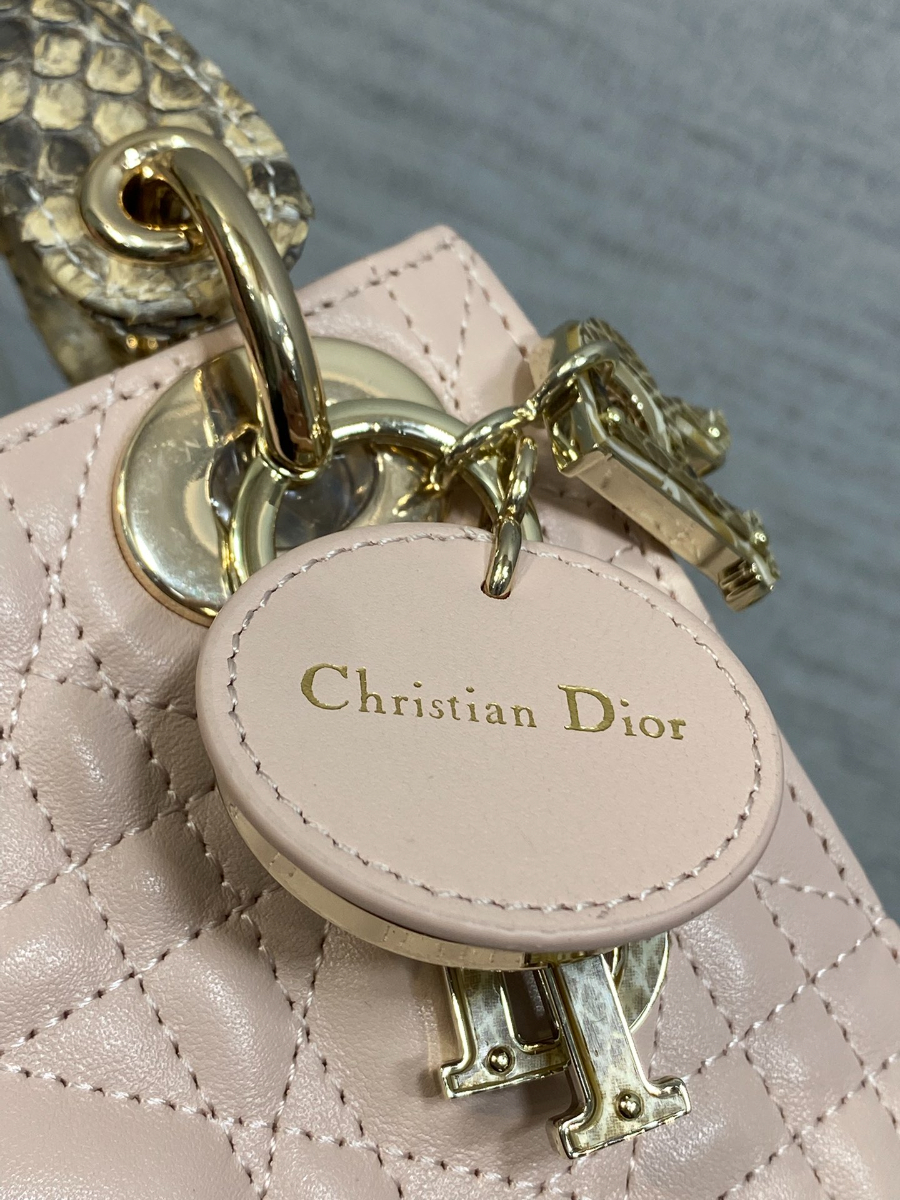 Lady Dior 레이디 디올 미니 퀼팅 램스킨 파이톤 핸들 참 장식 백 17cm 핑크 4