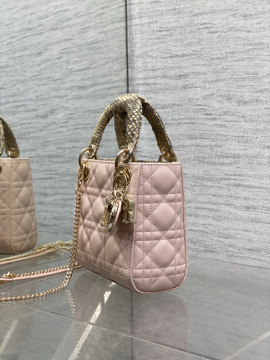 Lady Dior 레이디 디올 미니 퀼팅 램스킨 파이톤 핸들 참 장식 백 17cm 핑크 6