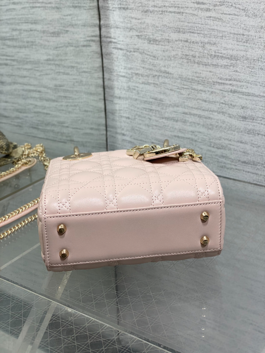 Lady Dior 레이디 디올 미니 퀼팅 램스킨 파이톤 핸들 참 장식 백 17cm 핑크 7