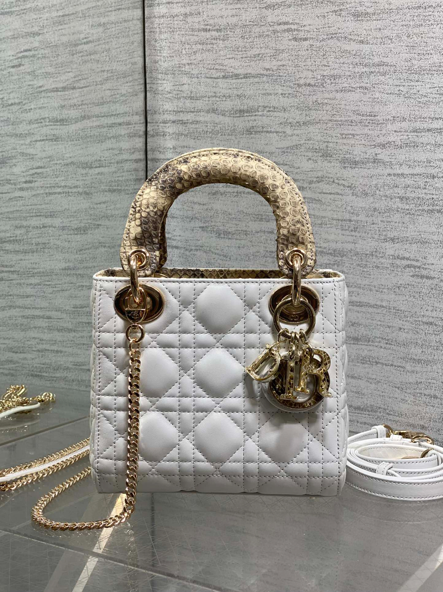 Lady Dior 레이디 디올 미니 퀼팅 램스킨 파이톤 핸들 참 장식 백 17cm 화이트 2