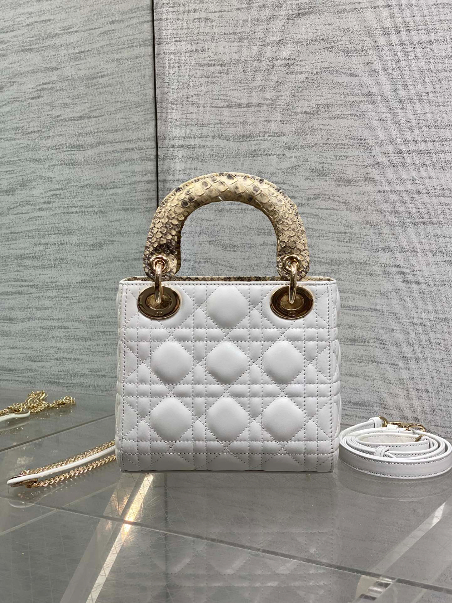 Lady Dior 레이디 디올 미니 퀼팅 램스킨 파이톤 핸들 참 장식 백 17cm 화이트 5