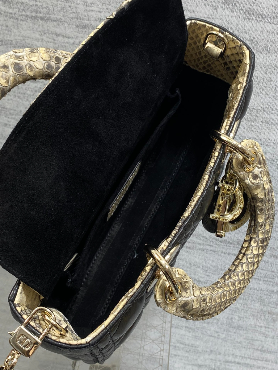 Dior 디올 Lady Dior 스몰 파이톤 패턴 램스킨 토트백 디조이백 블랙 골드 하드웨어 22cm  8