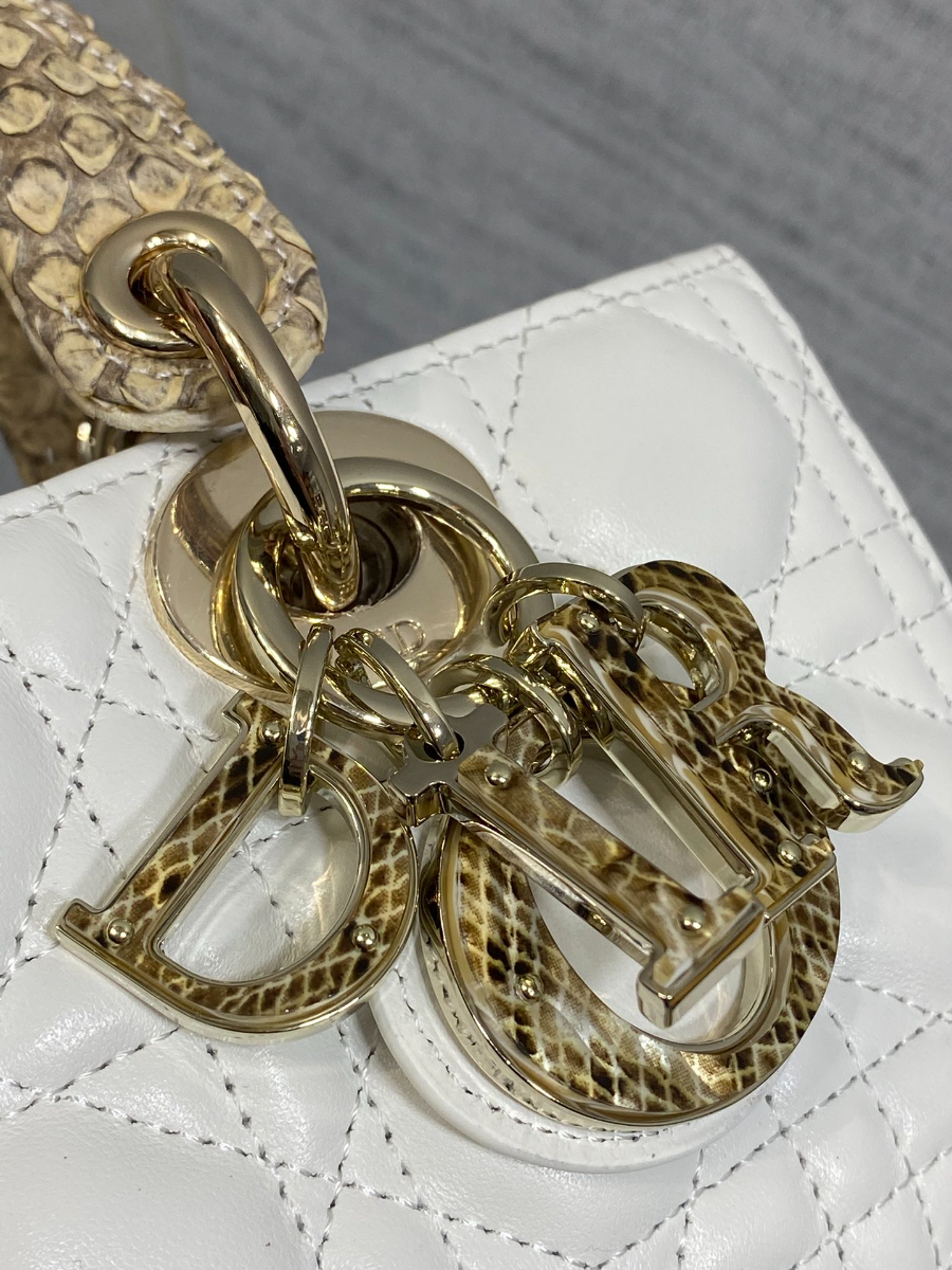Dior 디올 Lady Dior 스몰 파이톤 패턴 램스킨 토트백 디조이백 화이트 골드 하드웨어 22cm  3