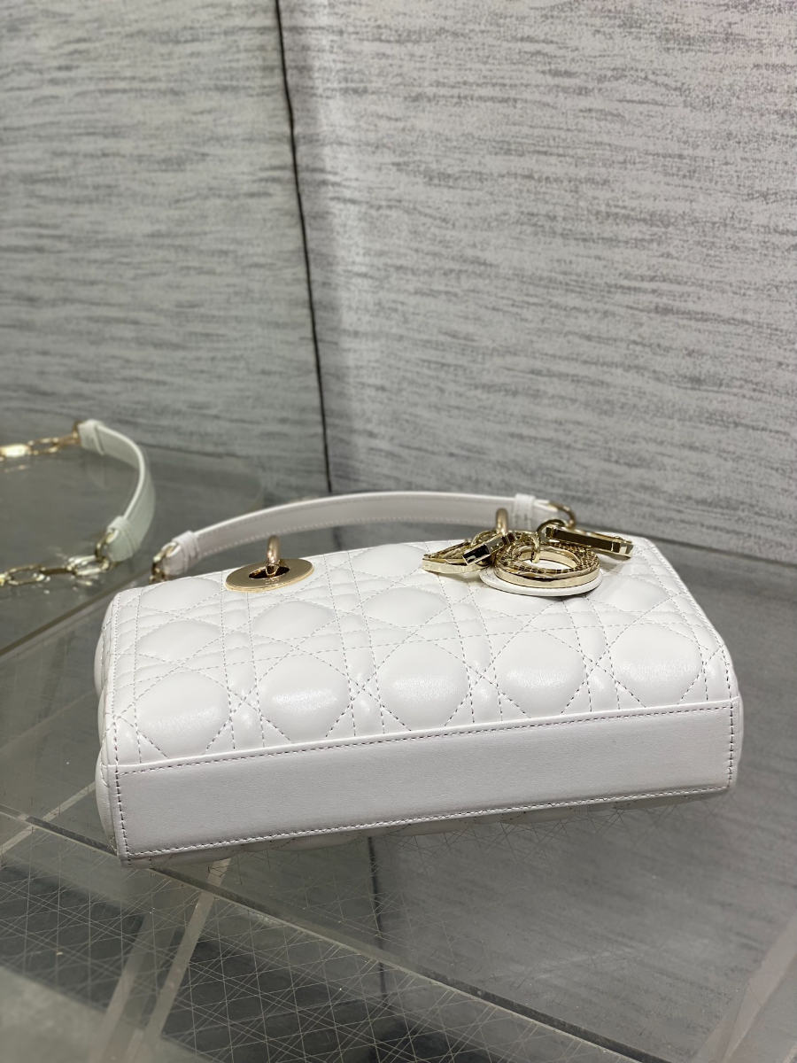 Dior 디올 Lady Dior 스몰 파이톤 패턴 램스킨 토트백 디조이백 화이트 골드 하드웨어 22cm  7