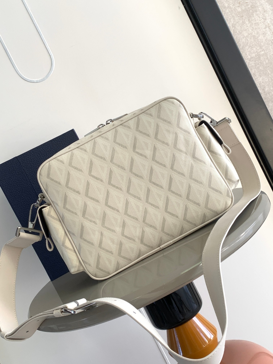 Dior Hit the Road Messenger Bag 디올 히트 더 로드 CD 다이아몬드 메신저백 (오프화이트, 스몰) 3