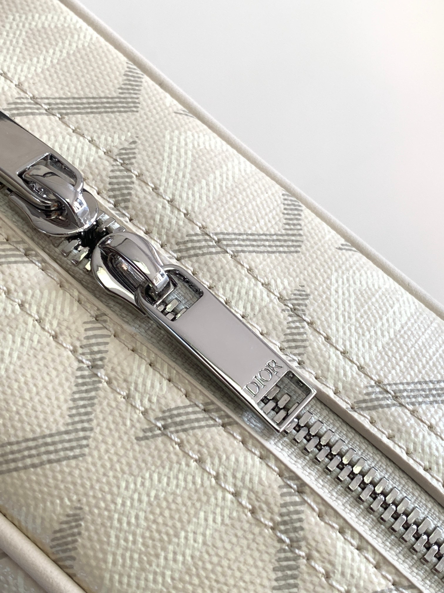 Dior Hit the Road Messenger Bag 디올 히트 더 로드 CD 다이아몬드 메신저백 (오프화이트, 스몰) 6