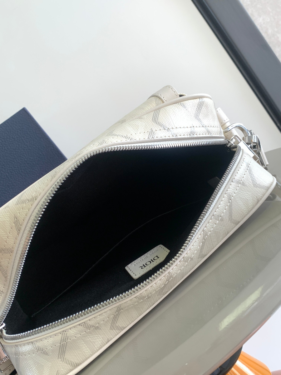 Dior Hit the Road Messenger Bag 디올 히트 더 로드 CD 다이아몬드 메신저백 (오프화이트, 스몰) 8
