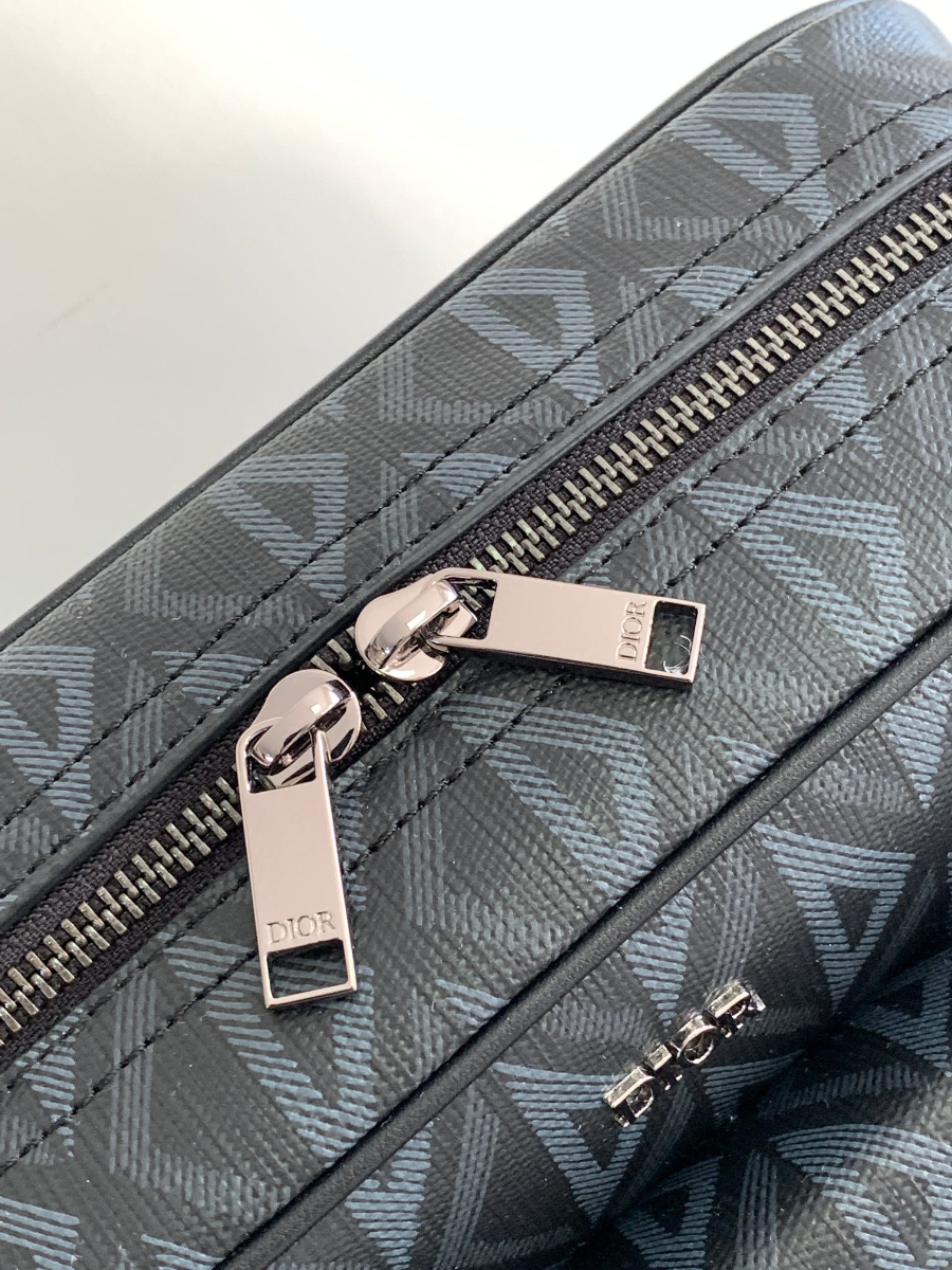 Dior Hit the Road Messenger Bag 디올 히트 더 로드 CD 다이아몬드 메신저백 (네이비, 스몰) 6